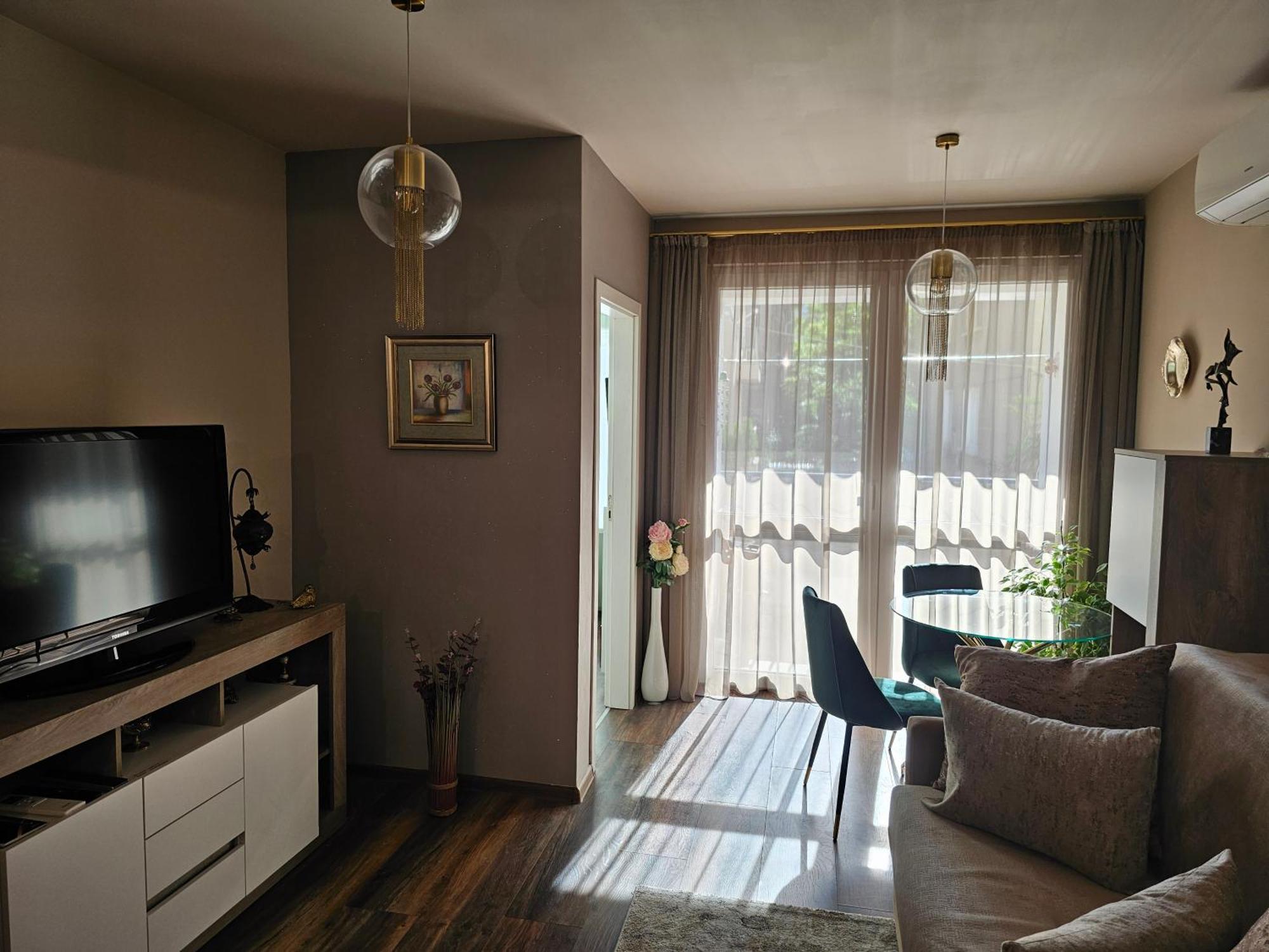 Bright Inn - Holiday & Business Apartment Софія Екстер'єр фото