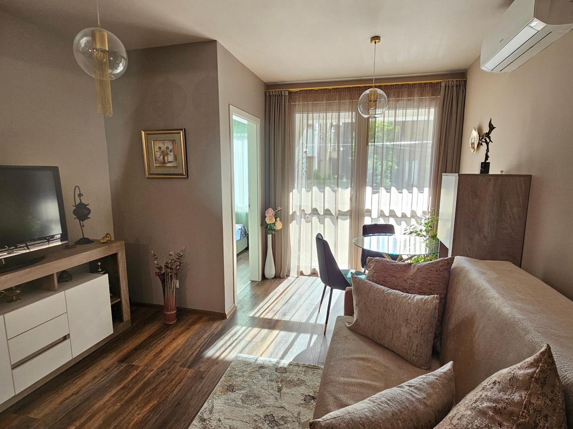 Bright Inn - Holiday & Business Apartment Софія Екстер'єр фото