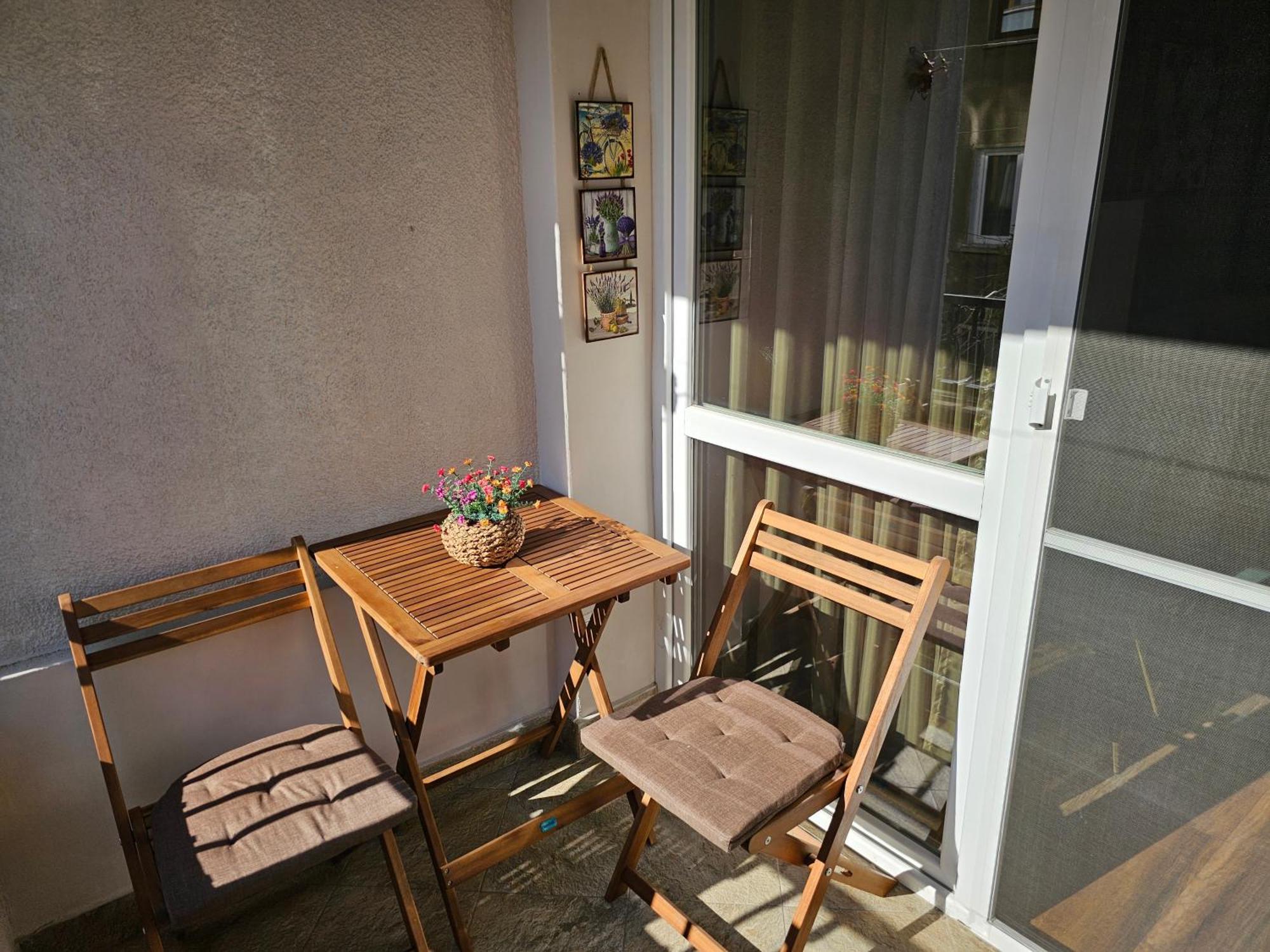 Bright Inn - Holiday & Business Apartment Софія Екстер'єр фото