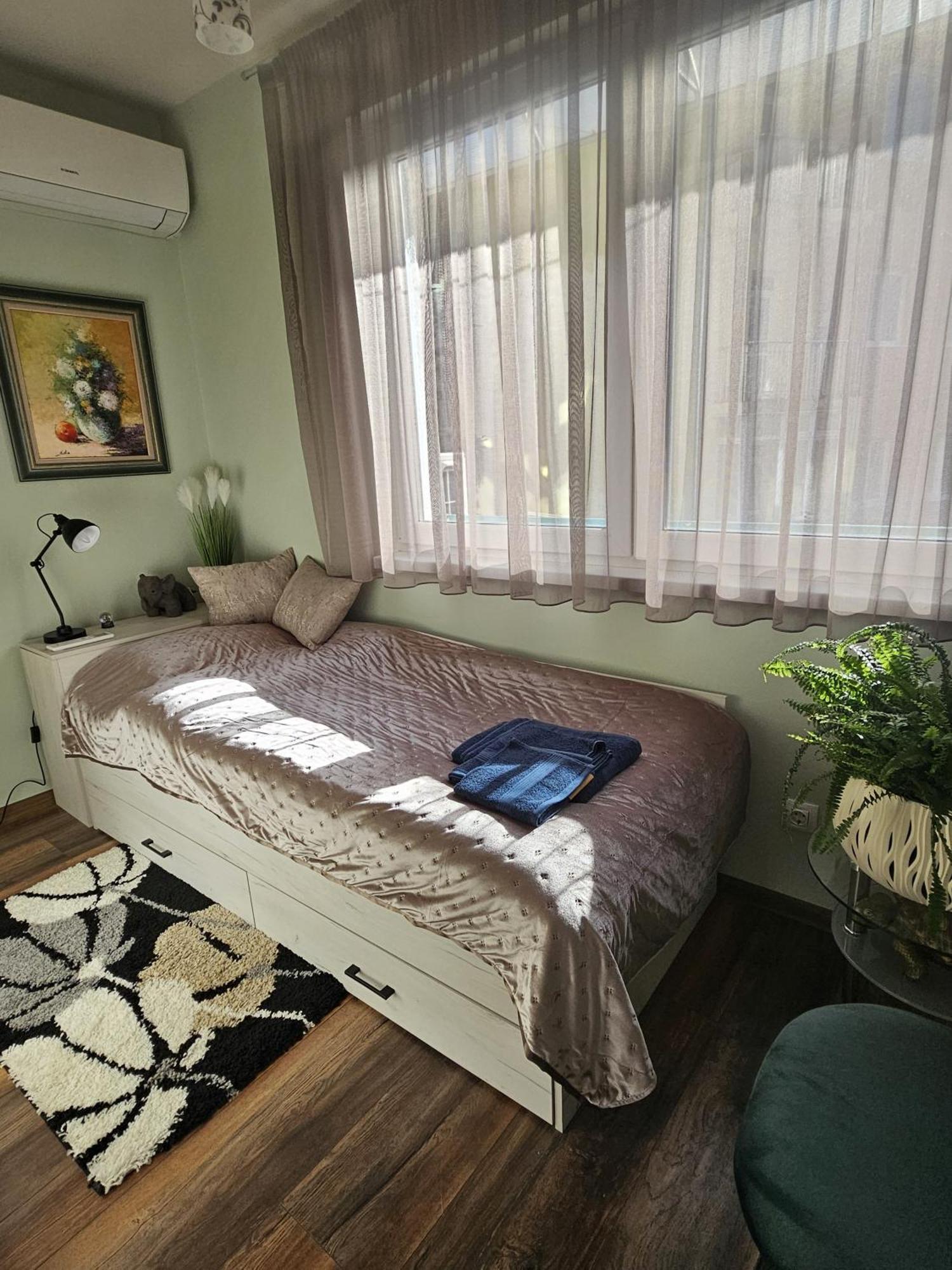 Bright Inn - Holiday & Business Apartment Софія Екстер'єр фото